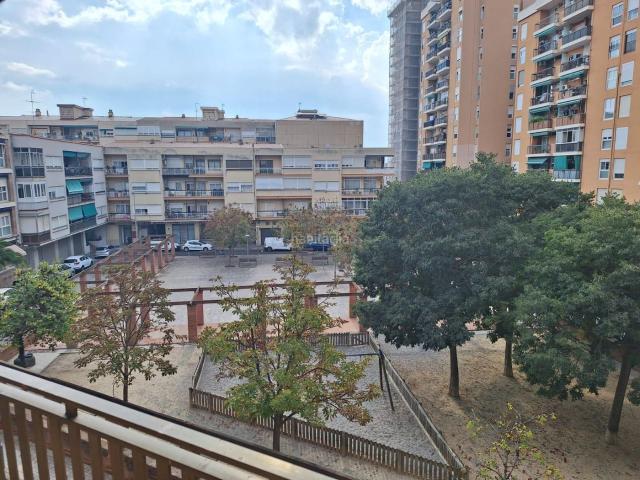 Piso en venta en Sabadell, Sol i Padrís Sant Oleguer. Piso de 4 Habitaciones Junto al Club de Natación. Pisos.