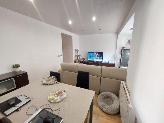 Piso en venta en Sabadell, Sol i Padrís Sant Oleguer. Piso Reformado en Sol i Padrís, Sabadell ¡Tu Nuevo Hogar te Espera!. Pisos.