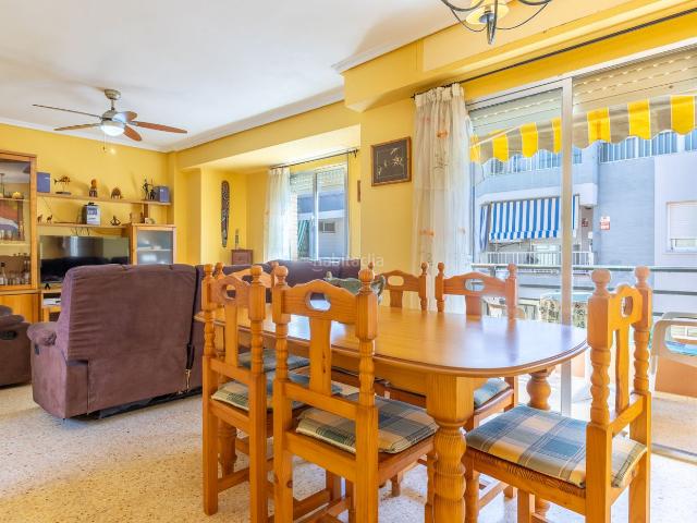 Piso en venta en Sagunt, Centro puerto. Amplia vivienda de 4 dormitorios con dos balcones en zona playa de Puerto de Sagunto. Pisos.