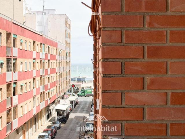 Piso en venta en Sagunt, Las Islas. Piso con piscina comunitaria a 3 minutos de la playa en Puerto de Sagunto. Pisos.