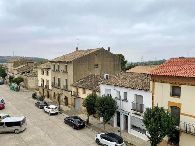 Piso en venta en Sádaba. Piso reformado con gran balcón y mucho encanto en Sádaba. Pisos.