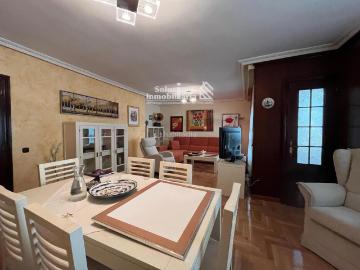 Piso en venta en Salamanca, Carmelitas. MAGNIFICA VIVIENDA EN CALLE ALVARO GIL CON PLAZA DE GARAJE INCLUIDA!. Pisos.