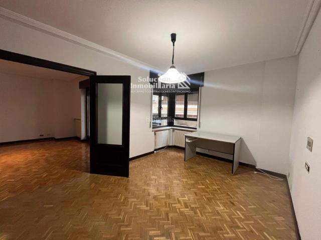 Piso en venta en Salamanca, Centro. ESPECTACULAR PISO DE 220 m EN EL MEJOR EDIFICIO DEL CENTRO JUNTO A LA PLAZA MAYOR DE SALAMANCA!. Pisos.