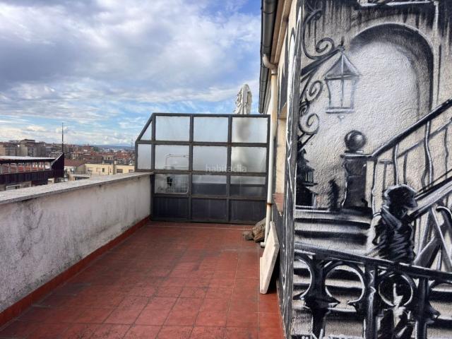 Piso en venta en Salamanca, Labradores. Hapax Real Estate pone a la venta maravilloso ático con 2 puertas de entrada, ideal para reformar a tus gusto. Con una fabulosa te. Pisos.