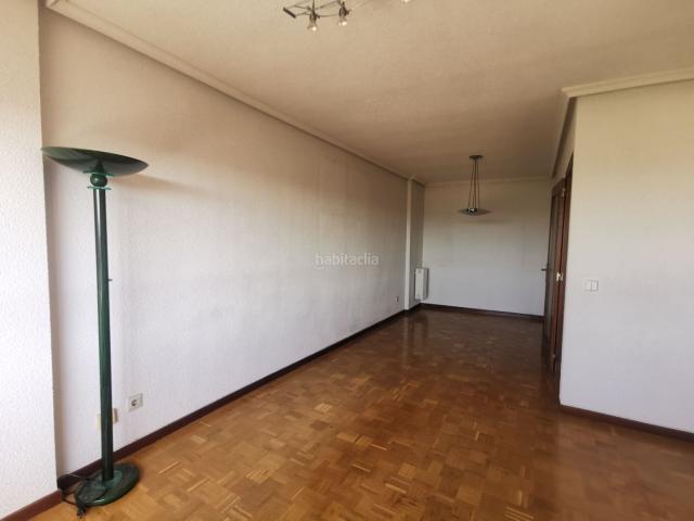 Piso en venta en Salamanca, Rollo Puente Ladrillo. Bonito piso exterior, con magnificas vistas y plaza de garaje incluida. Pisos.