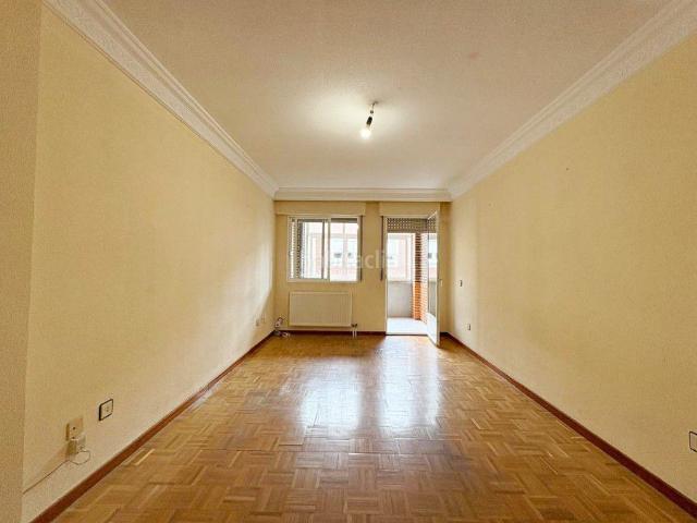 Piso en venta en Salamanca, Rollo Puente Ladrillo. Piso en venta en Comuneros, 2 dormitorios. Pisos.