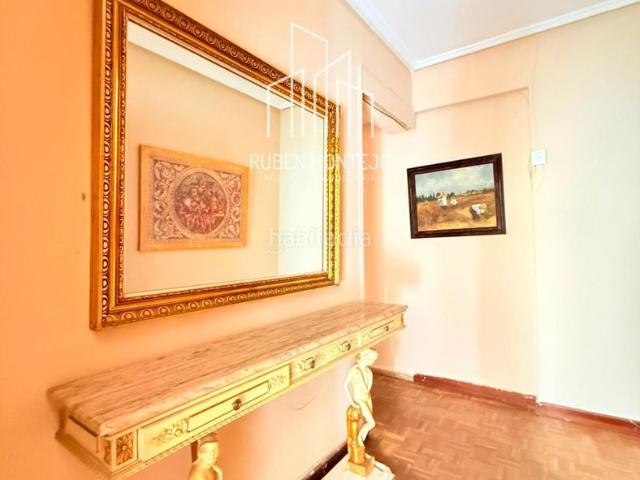 Piso en venta en Salamanca, Sancti Spiritus San Juan. Amplia vivienda con altura en Paseo Canalejas. Pisos.