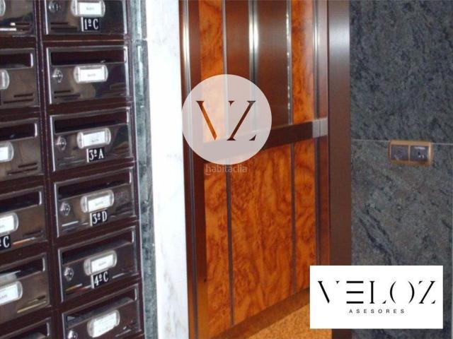 Piso en venta en Salamanca, Salesas. SE VENDE APARTAMENTO A ESCASOS METROS DE LA PUERTA ZAMORA, A LA ENTRADA DE GRAN CAPITAN. Pisos.