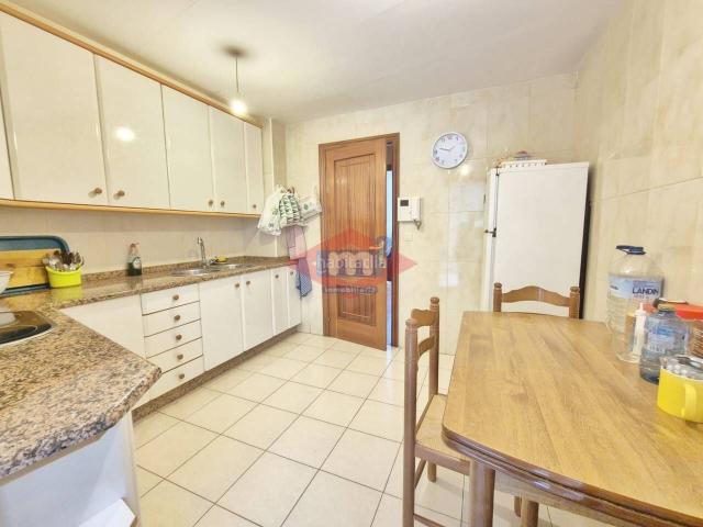 Piso en venta en Salceda de Caselas. PISO DE 2 DORMITORIOS AMPLIOS CON GARAJE Y TRASTERO EN SALCEDA. Pisos Salceda de.