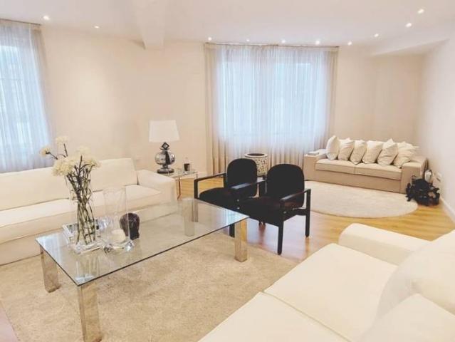 Piso en Venta en Salesas Foncalada Campoamor