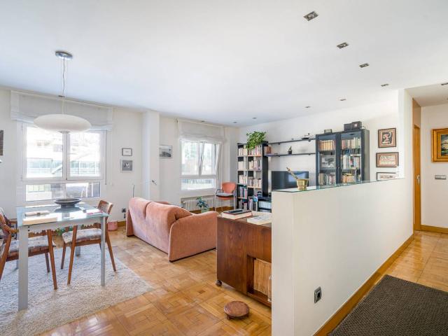 Piso en Venta en Salesas Foncalada Campoamor