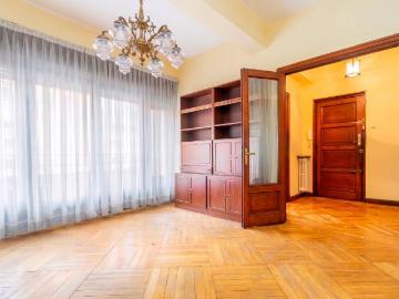 Piso en Venta en Salesas Foncalada Campoamor
