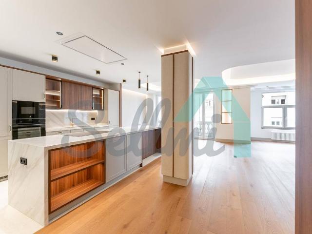 Piso en Venta en Salesas Foncalada Campoamor