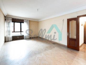 Piso en Venta en Salesas Foncalada Campoamor