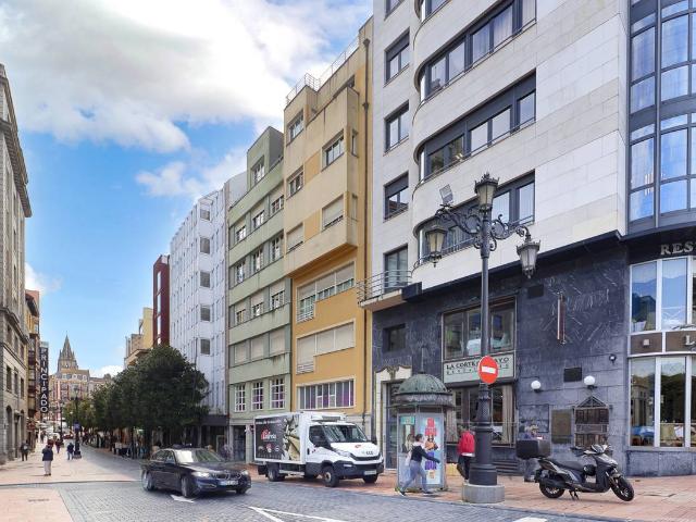Piso en Venta en Salesas Foncalada Campoamor