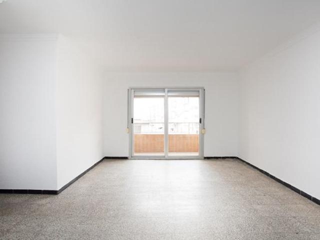 Piso en venta en Salt, Calle angel guimera