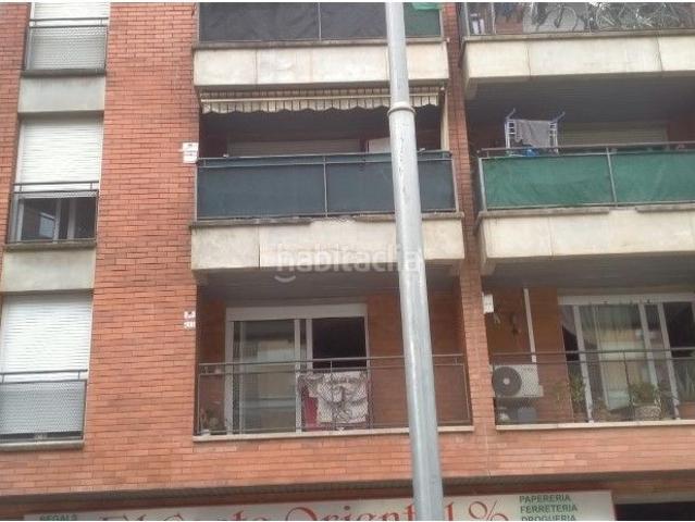 Piso en venta en Salt, Centre. PISO EN VENTA EN SALT PLAÇA LIBERTAD 2 HABITACIONES CON B ALCONTERRAZA PRECIO 100 FINANCIADO. Pisos.