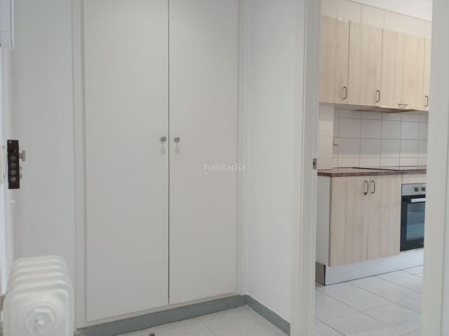 Piso en venta en Salt, Centre. 4 habitacions i 2 banys. Pisos.