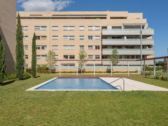 Piso en venta en Salt, Barri dels Escriptors. BLOC 7 PIS PORTA 3A. Pisos.