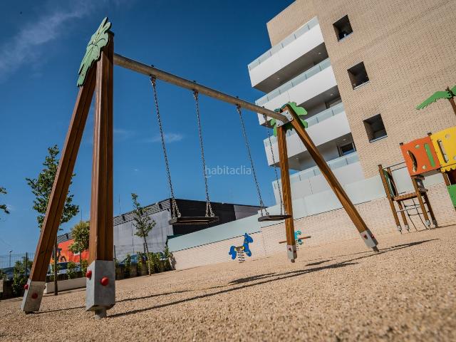 Piso en venta en Salt, Barri dels Escriptors. BLOC 7 PIS PORTA 4A. Pisos.