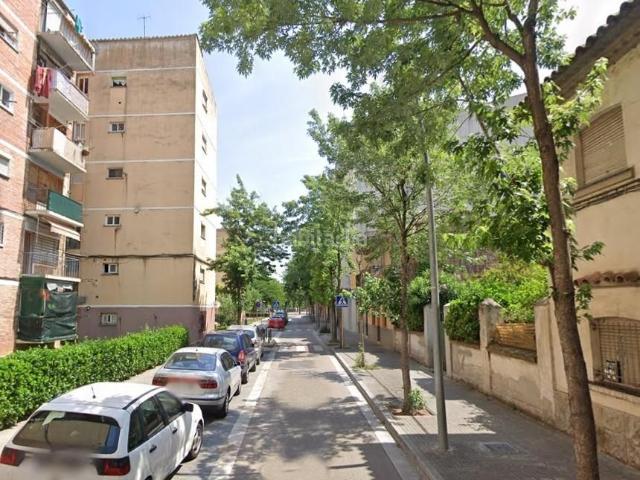 Piso en venta en Salt, Barri dels Escriptors. PISO 3 HABITACIONES, PLANTA 5 SIN ASCENSOR, CARRER ESTEVE VILA, SALT. Pisos.