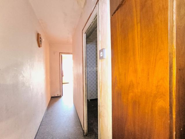 Piso en venta en Salt, Barri dels Escriptors. Piso de Compra  Carrer Esteve Vila, de Salt. Pisos.