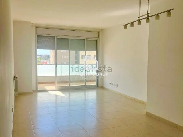 Piso en venta en Salt, Barri dels Escriptors. Piso en Salt. Pisos.