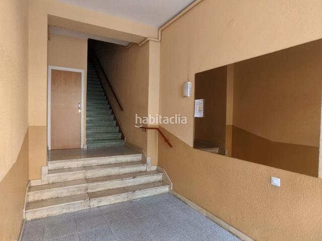 Piso en venta en Salt, Barri Vell. Venta de piso para inversores. Pisos.