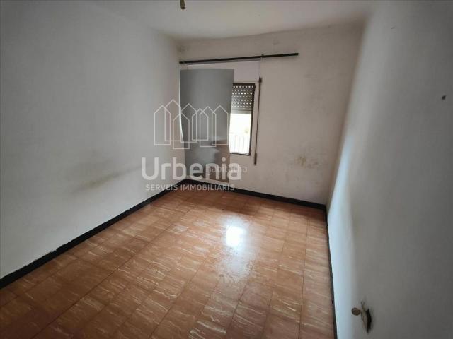 Piso en venta en Salt, Veïnat. Oportunidad !. Pisos.