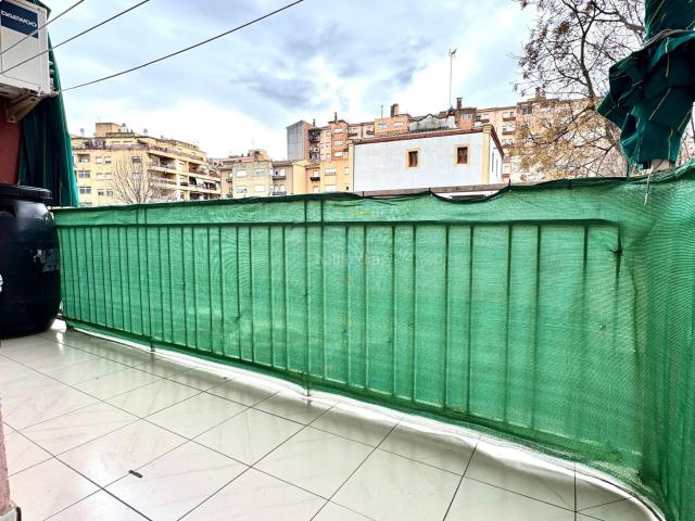 Piso en venta en Salt, Veïnat. amplio piso familiar en Santa Eugenia. Pisos.