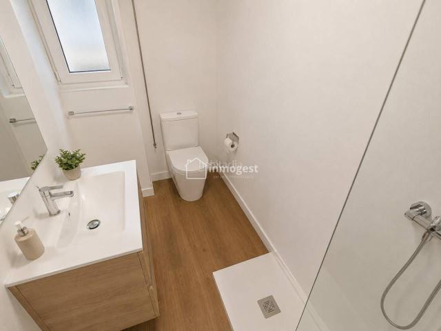 Piso en venta en Salt, Veïnat. PISO REFORMADO EN VENTA EN PLAZA CATALUNYA ZONA VEÏNAT. Pisos.