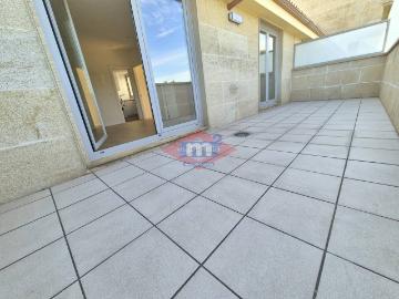 Piso en venta en Salvaterra de Miño. Exclusivo ático de 2 dormitorios con amplia terraza privada. Pisos Salvaterra de.
