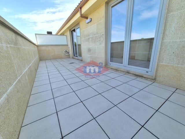 Piso en venta en Salvaterra de Miño. Exclusivo ático de 2 dormitorios con amplia terraza privada. Pisos Salvaterra de.