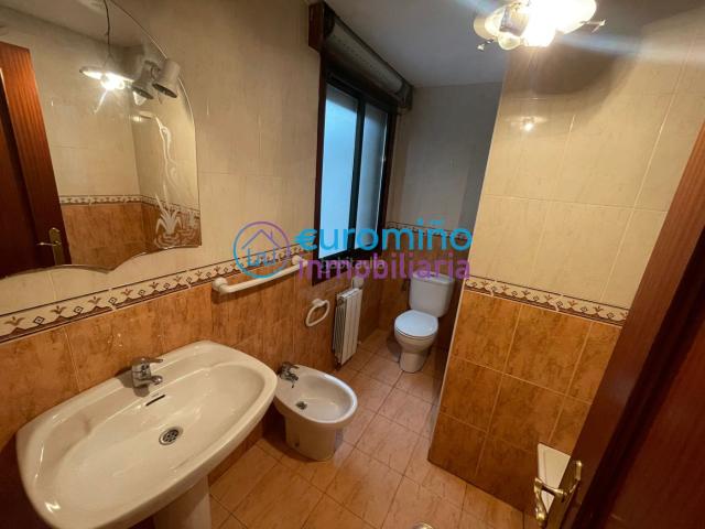 Piso en venta en Salvaterra de Miño. Piso amplio de 3 habitaciones ideal para familia. Pisos Salvaterra de.