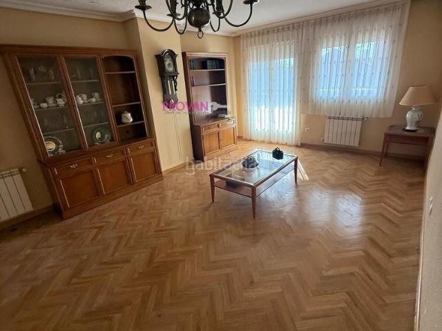 Piso en venta en San Agustín de Guadalix. SEMINUEVO CON 3 DORMITORIOS. GARAJE, TRASTERO Y TERRAZA!. Pisos San Agustín de.