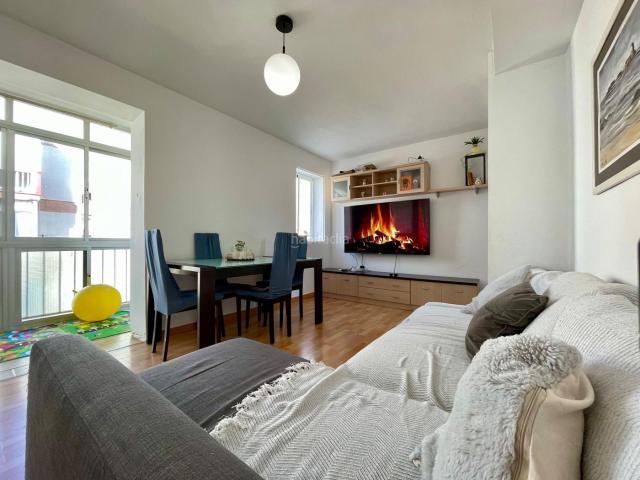 Piso en venta en San Fernando, Barriada de Andalucía Ardila. Luz, comodidad y una reforma lista para disfrutar desde el primer día. Pisos San.