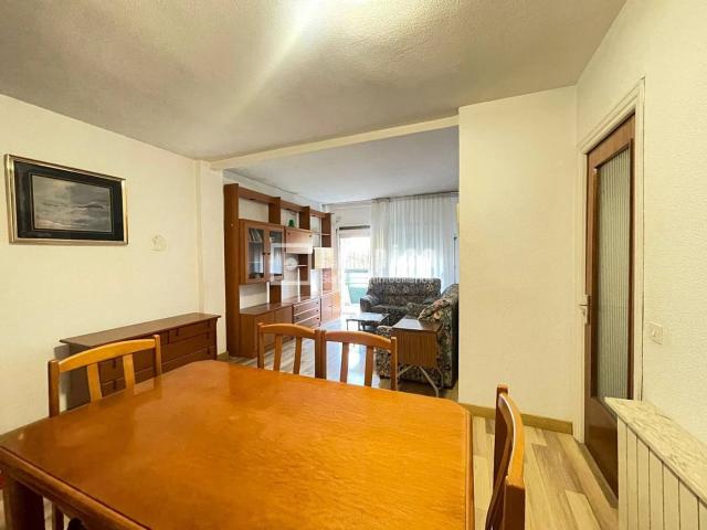 Piso en venta en San Fernando de Henares, Centro. Piso bajo a reformar con gran potencial en zona Montserrat San Fernando de Henares. Pisos San Fernando de.