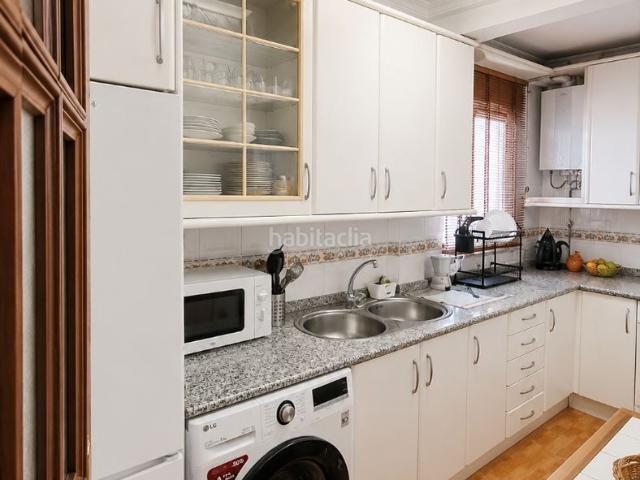 Piso en venta en San Juan de Aznalfarache, Barrio Bajo. ¡Se vende piso, listo para entrar a vivir en San Juan de Aznalfarache!. Pisos San Juan de.