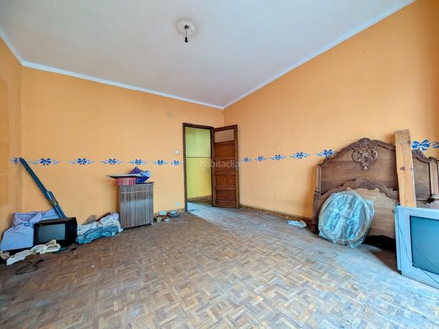 Piso en venta en San Martín del Rey Aurelio. EDIFICIO EN VENTA CON MÚLTIPLES POSIBILIDADES IDEAL INVERSIÓN O VIVIENDA FAMILIAR EN EL ENTREGO. Pisos San Martín del Rey.