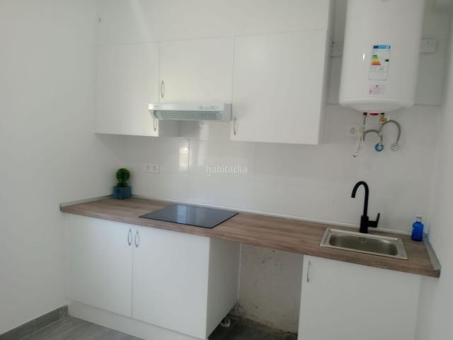 Piso en venta en San Martín del Rey Aurelio. PISO DE TRES DORMITORIOS, SALON, COCINA Y CUARTO DE BAÑO EN EL CENTRO DEL ENTREGO. Pisos San Martín del Rey.