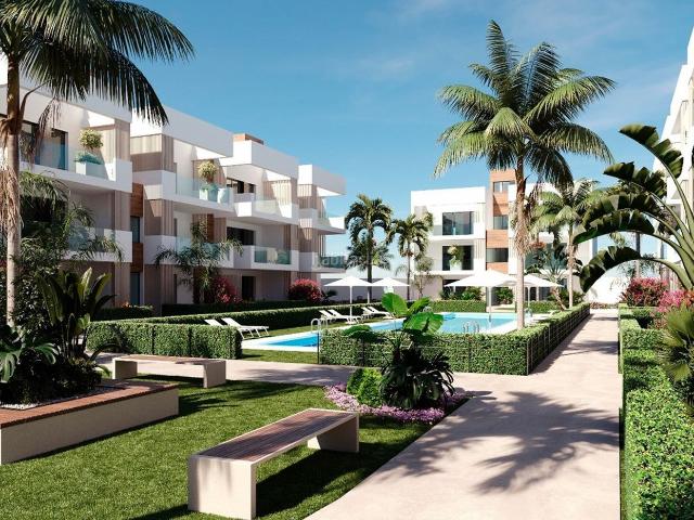 Piso en venta en San Pedro del Pinatar, San Pedro del Pinatar. Apartamento de 3 dormitorios en venta en San Pedro del Pinatar, con piscina. Pisos San Pedro del.
