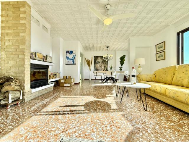 Piso en venta en San Pedro del Pinatar, San Pedro del Pinatar. Has visto el vídeo? Necesitas el 100?Amplia y luminosa vivienda en pleno corazón de San Pedro del Pinatar, con todo a un paso tien. Pisos.