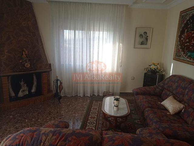 Piso en venta en San Pedro. SE VENDE PISO Y LOCAL EN SAN PEDROPUEBLO EN BUEN ESTADO, CON 5 DORMITORIOS. Pisos San.