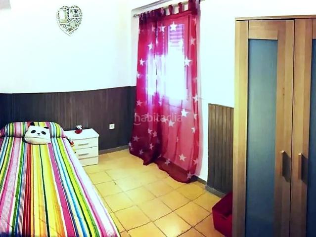 Piso en venta en Sanlúcar la Mayor. Piso de 2 dormitorios con balcón, amueblado y listo para entrar. Pisos Sanlúcar la.