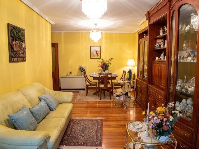 Piso en venta en Santurtzi, Centro. PISO AMPLIO CÉNTRICO Y SOLEADO. Pisos.