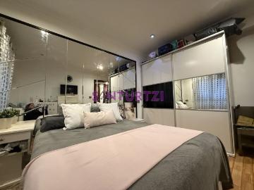 Piso en venta en Santurtzi, Centro. Vivienda de dos dormitorios, a tres minutos del metro. Pisos.