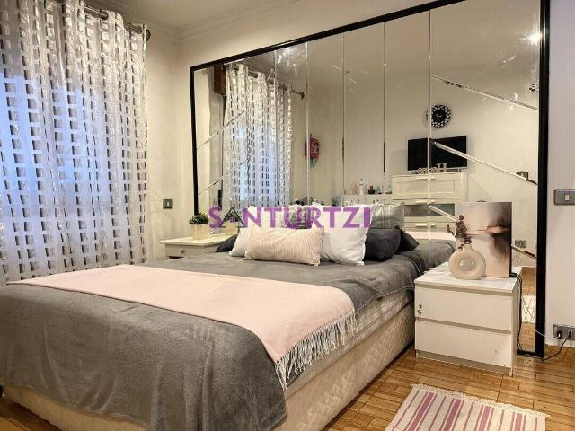 Piso en venta en Santurtzi, Centro. Vivienda de dos dormitorios, a tres minutos del metro. Pisos.