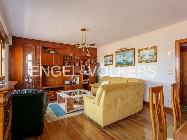 Piso en venta en Santurtzi, Kabiezes. Dúplex en Santurtzi con espectaculares vistas al Puerto de Getxo. Pisos.