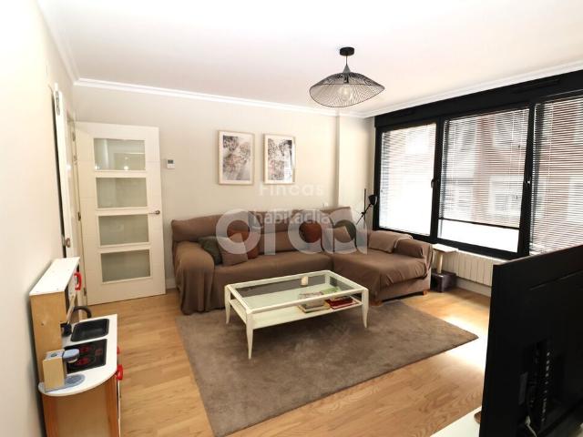Piso en venta en Santurtzi, Kabiezes. SEMINUEVO, ASCENSOR COTA CERO, GARAJE, TRASTERO, TERRAZA COMUNITARIA. Pisos.