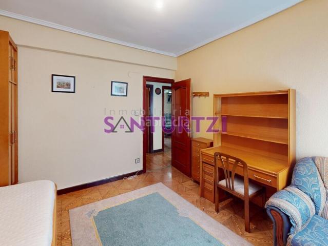 Piso en venta en Santurtzi, La Txitxarra Murrieta Parke Santurtzi. Piso de dos dormitorios en La Txitxarra con ascensor. Pisos.